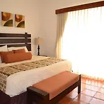 Beautiful Condo On 10Th Av In The Center Of Playa